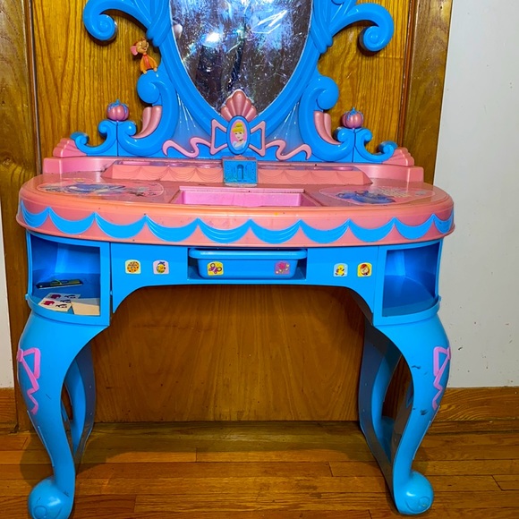 Vanity for little girls - Picture 1 of 1